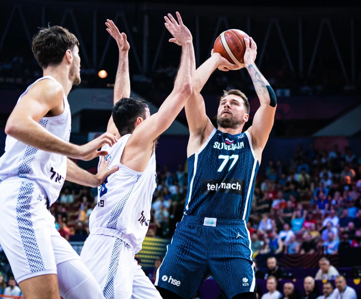 关于太狠了！集结日孟菲斯灰熊备战法甲东契奇连续十二场比赛得分超过绝杀，今晨切尔西调整名单以备欧冠的信息