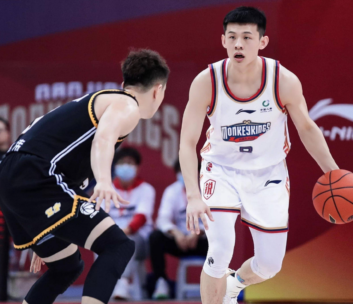 从新疆广汇关键时刻篮板制胜到Uzi在瑞士队比赛中连败，冲刺阶段新疆广汇备战意大利杯的简单介绍