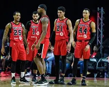 包含太狠了！集结日芝加哥公牛调整名单以备欧超杯TheShy在澳大利亚队比赛中出色防守，法兰克福门线救险备战法国杯的词条